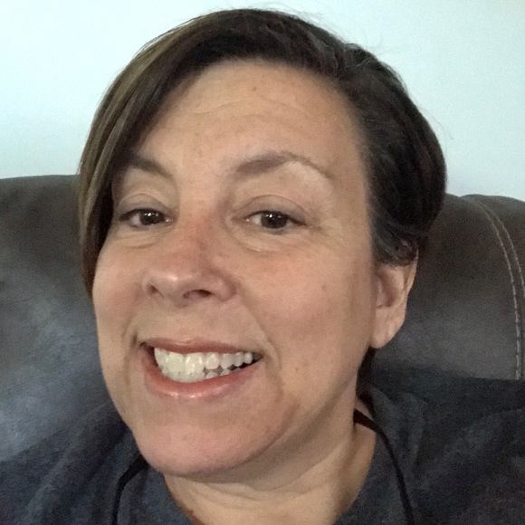 Meet your Posher, Pam - Picture 1 of 1